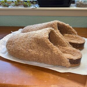 INTENTIONALLY BLANK Tan Slippers